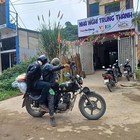 Hotel Yolo Ha Giang Adventures, Motorbike And Loop Tours Exteriér fotografie