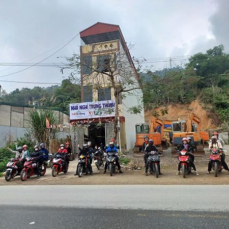 Hotel Yolo Ha Giang Adventures, Motorbike And Loop Tours Exteriér fotografie