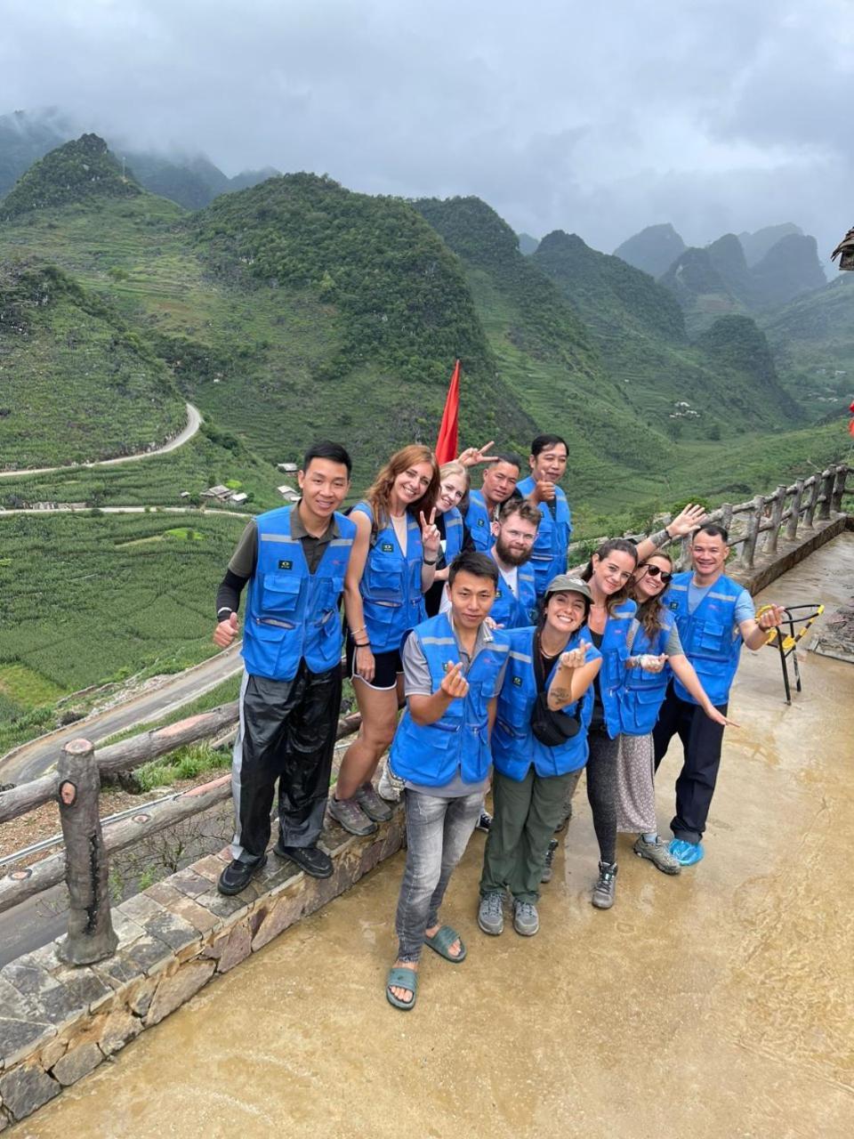 Hotel Yolo Ha Giang Adventures, Motorbike And Loop Tours Exteriér fotografie