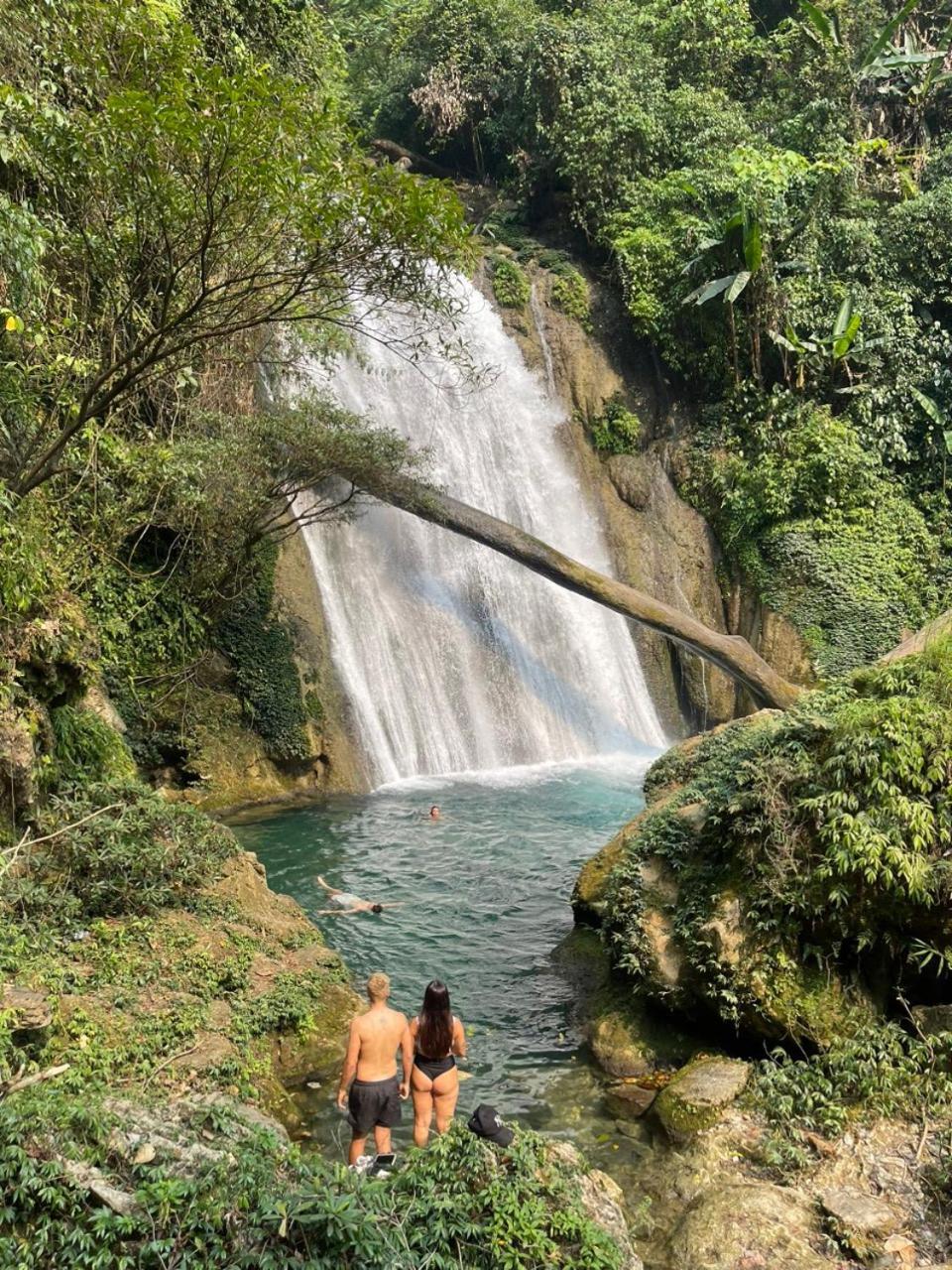 Hotel Yolo Ha Giang Adventures, Motorbike And Loop Tours Exteriér fotografie