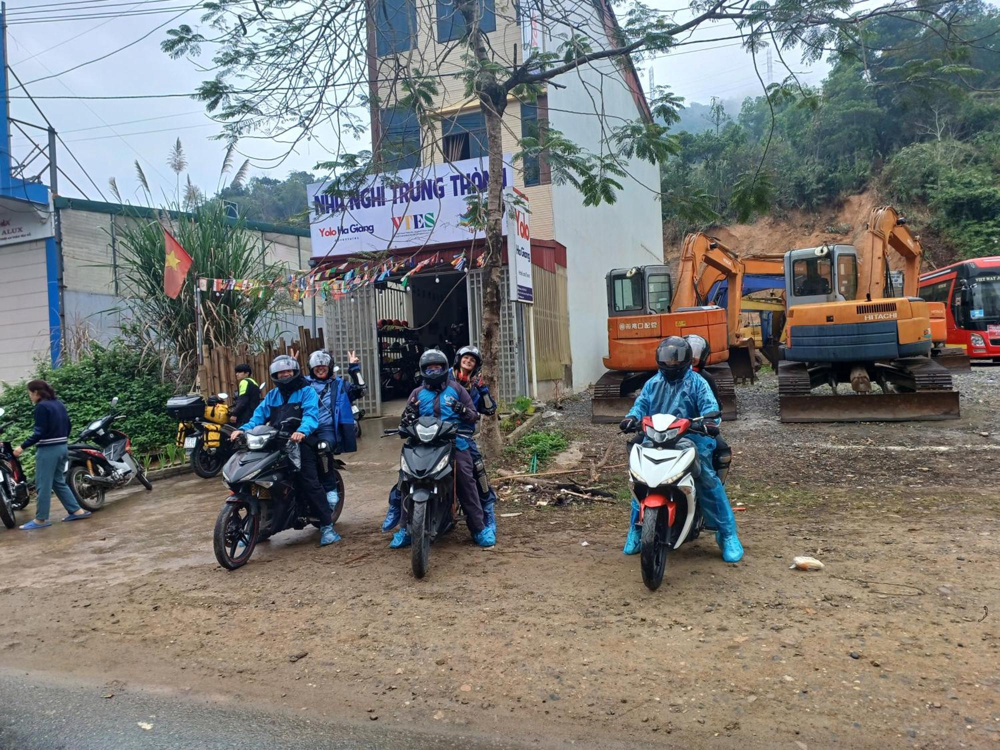 Hotel Yolo Ha Giang Adventures, Motorbike And Loop Tours Exteriér fotografie