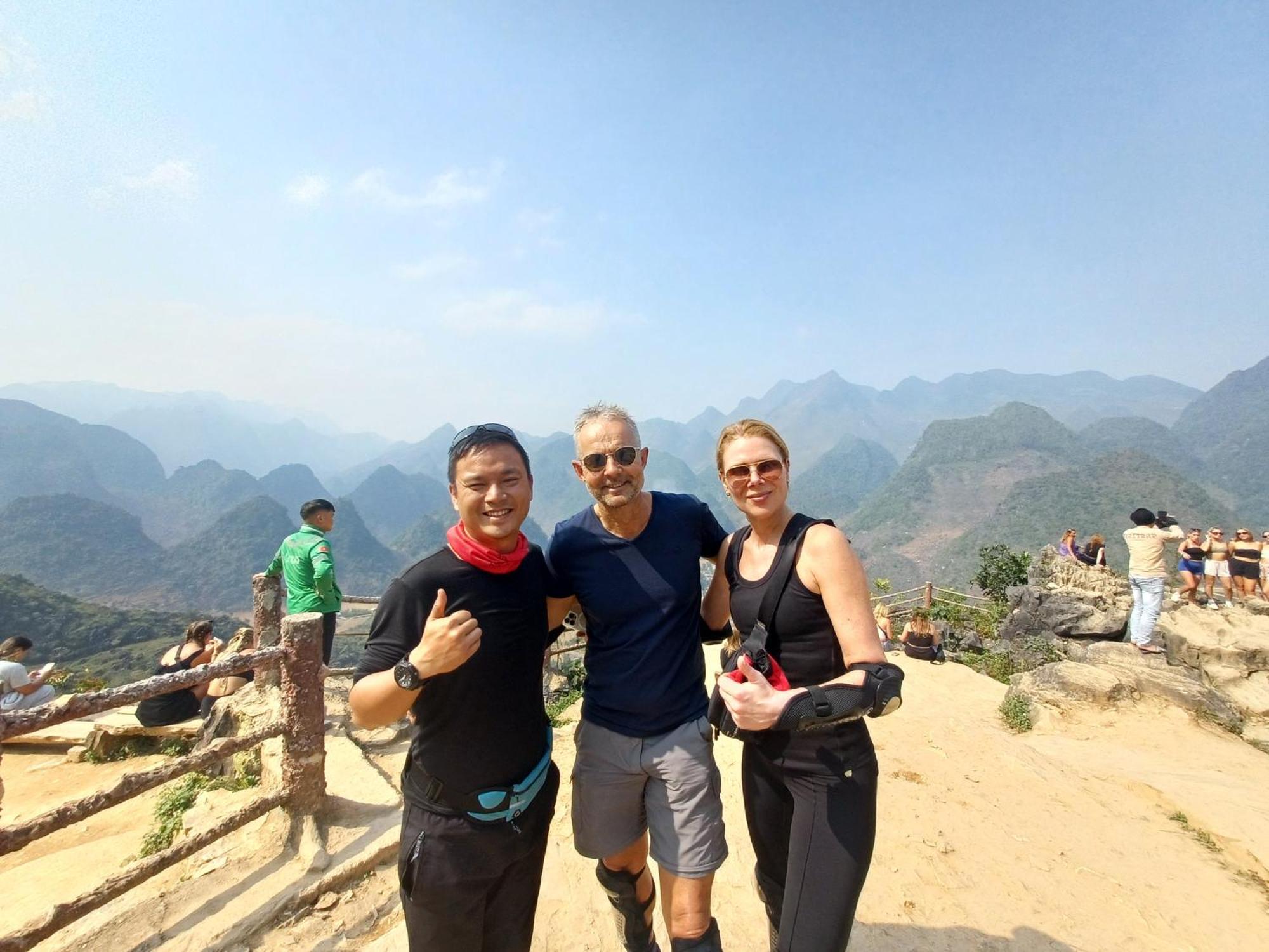 Hotel Yolo Ha Giang Adventures, Motorbike And Loop Tours Exteriér fotografie