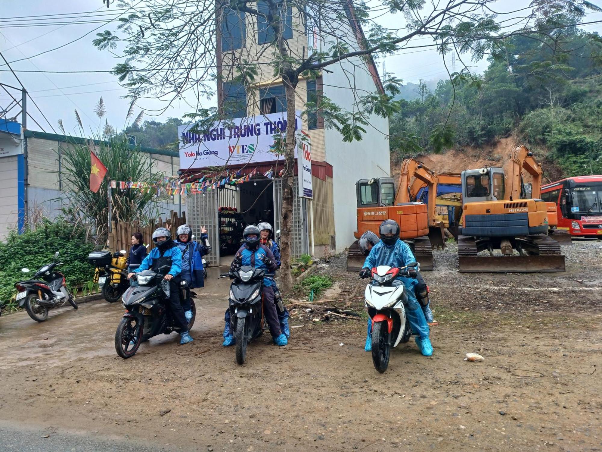 Hotel Yolo Ha Giang Adventures, Motorbike And Loop Tours Exteriér fotografie